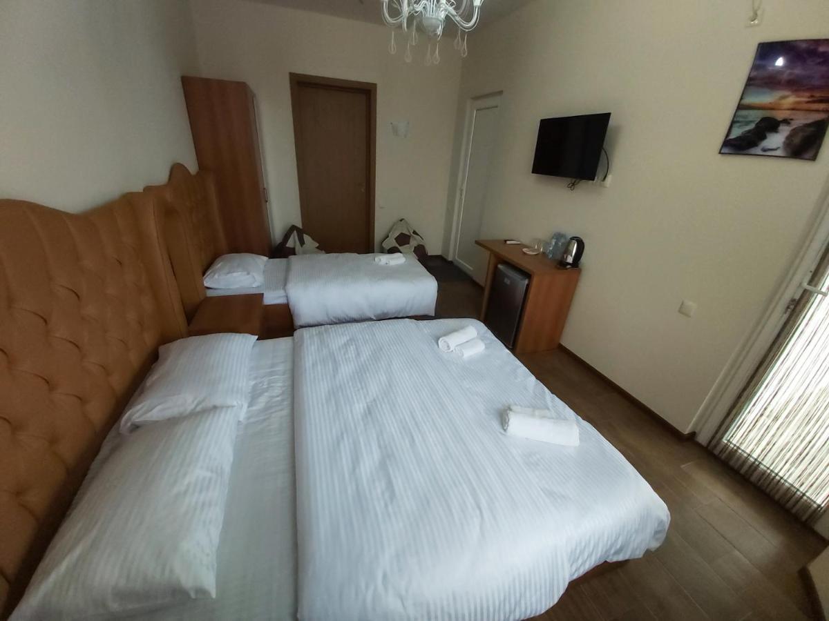 Hotel Maria Батуми Екстериор снимка
