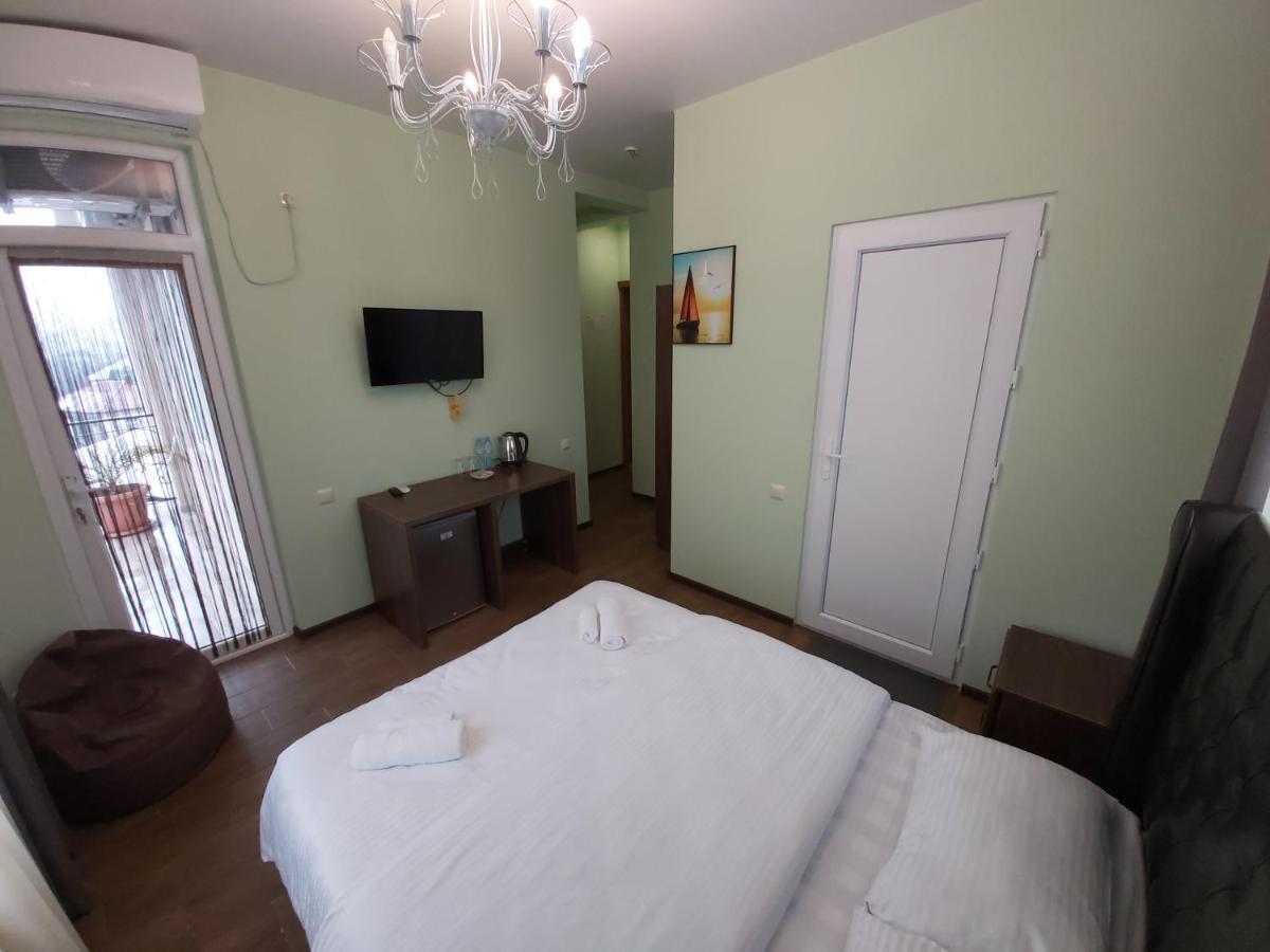 Hotel Maria Батуми Екстериор снимка
