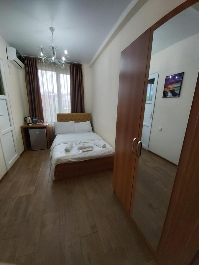 Hotel Maria Батуми Екстериор снимка