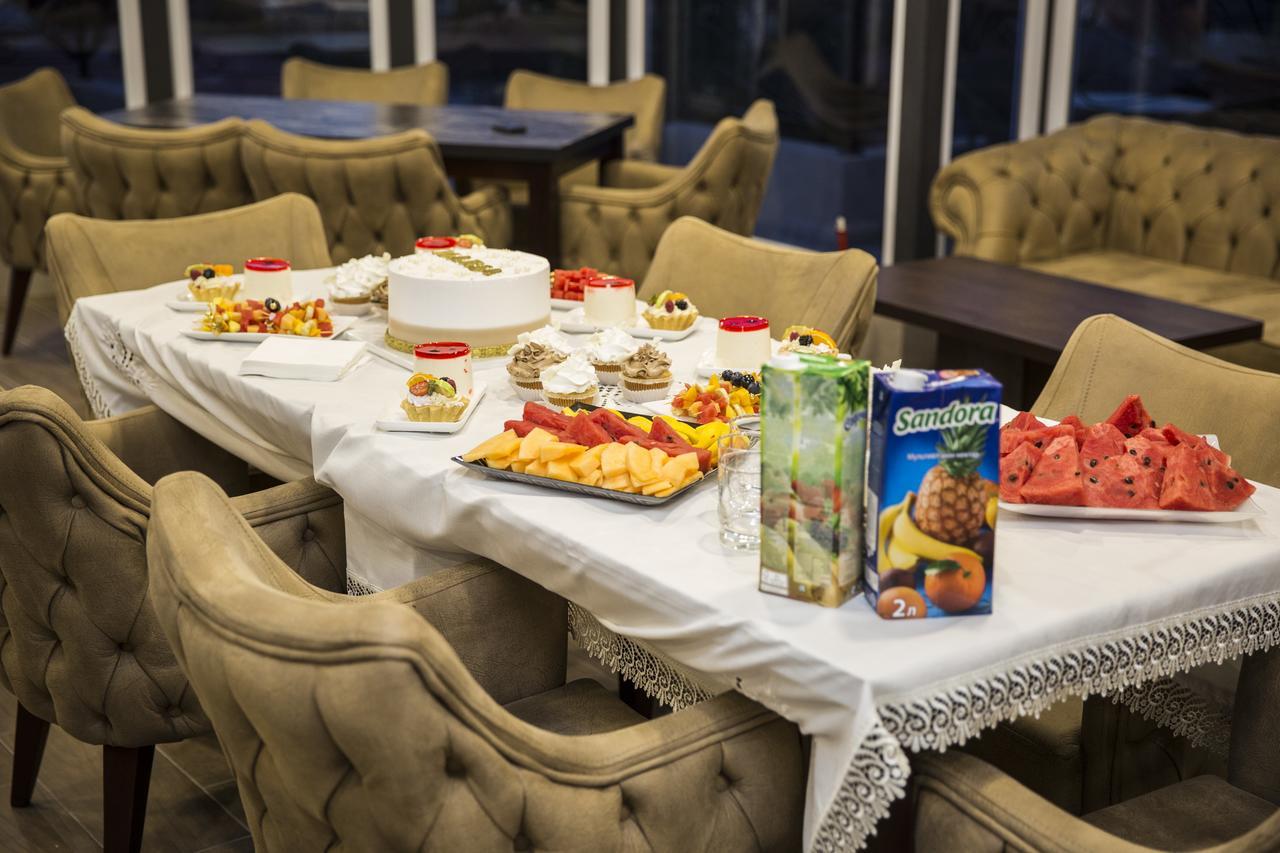 Hotel Maria Батуми Екстериор снимка