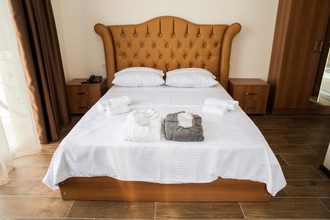 Hotel Maria Батуми Екстериор снимка