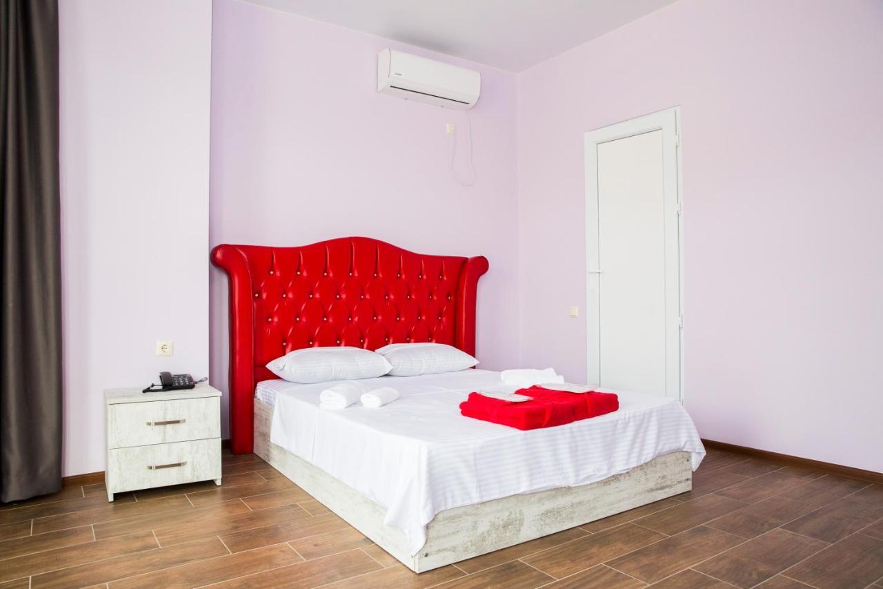 Hotel Maria Батуми Екстериор снимка