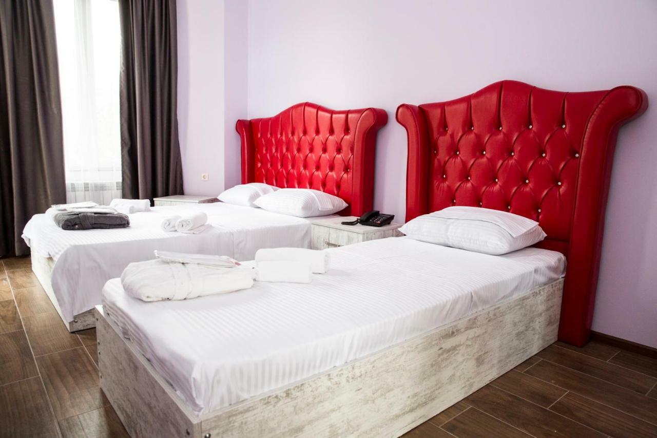 Hotel Maria Батуми Екстериор снимка