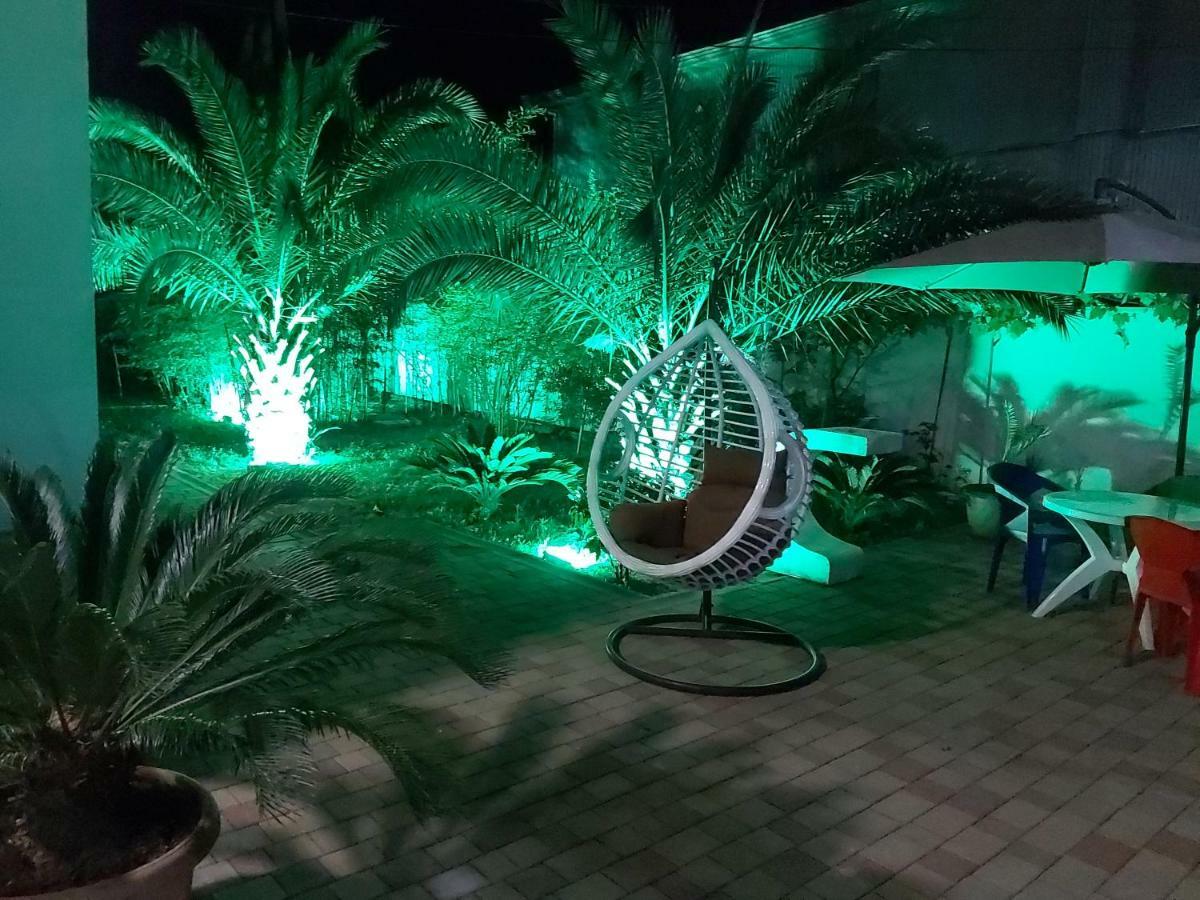Hotel Maria Батуми Екстериор снимка